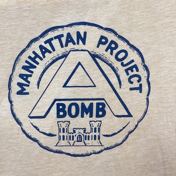 Vintage Men’s Yellow Tee OAK RIDGE’S 75th MANHATTAN PROJECT - Picture 4 of 6